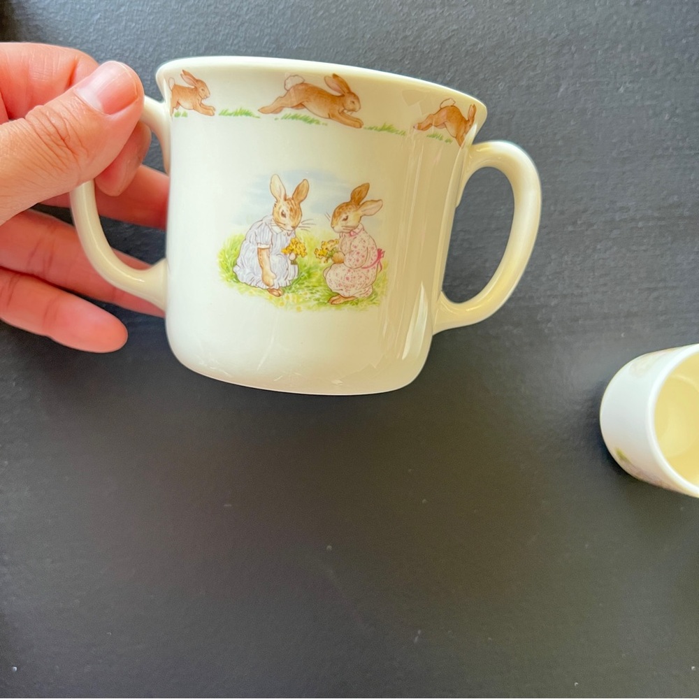 Vintage 1988 Royal Doulton Bunnykins Hug A Mug Two Handle Mug Cottagecore - Picture 2 of 11